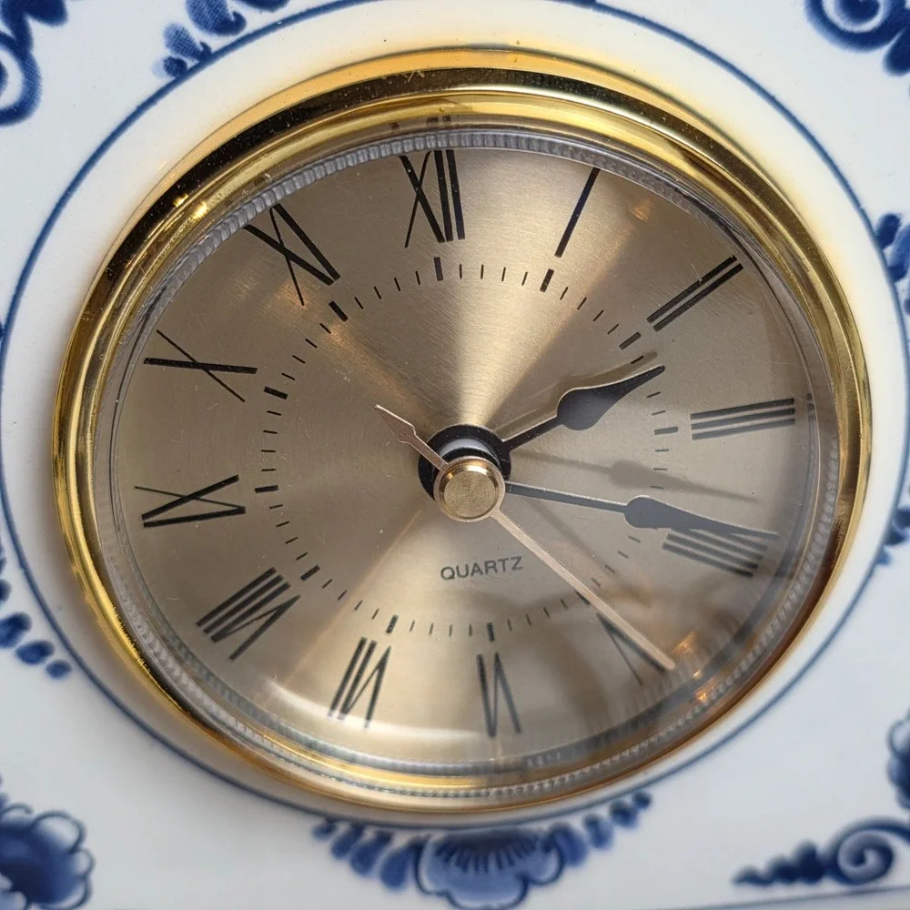 Vintage Delft Blue and White Floral Ceramic Mantel Clock Quartz Roman Numerals